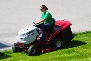 riding lawn mower maintenance | Greg's Small Engine Repair 